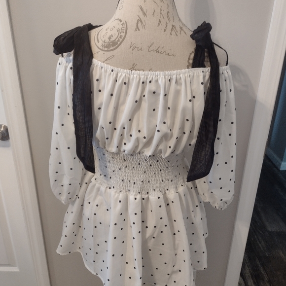 NWT Tie Shoulder Top - Picture 2 of 6